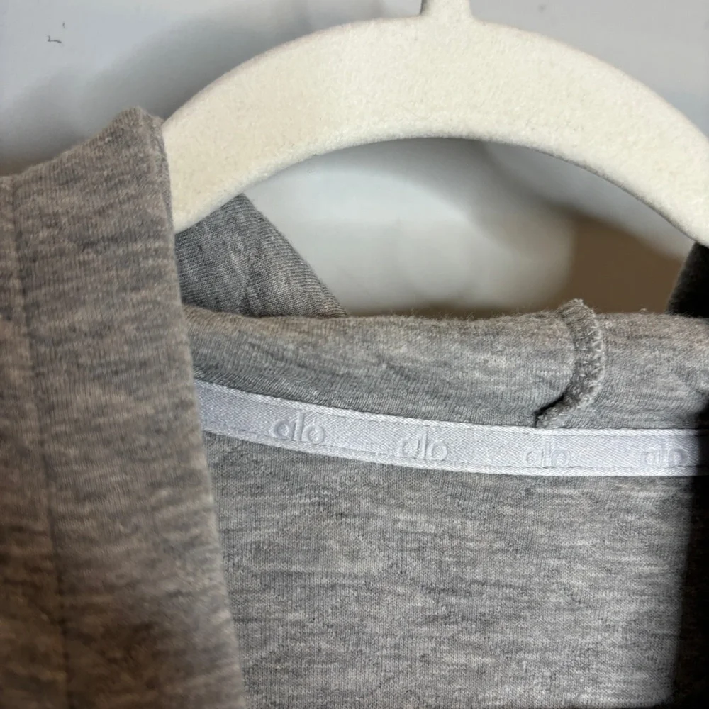 Alo Quilted Cropped Arena Hoodie Heather Grey SMALL